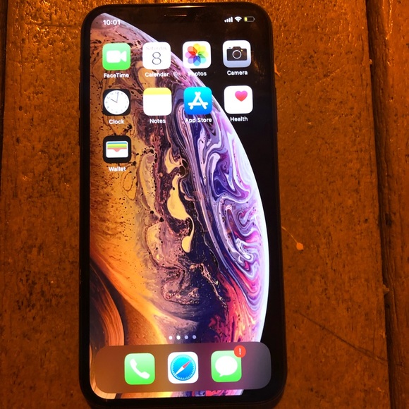 iPhone XS - Picture 2 of 2